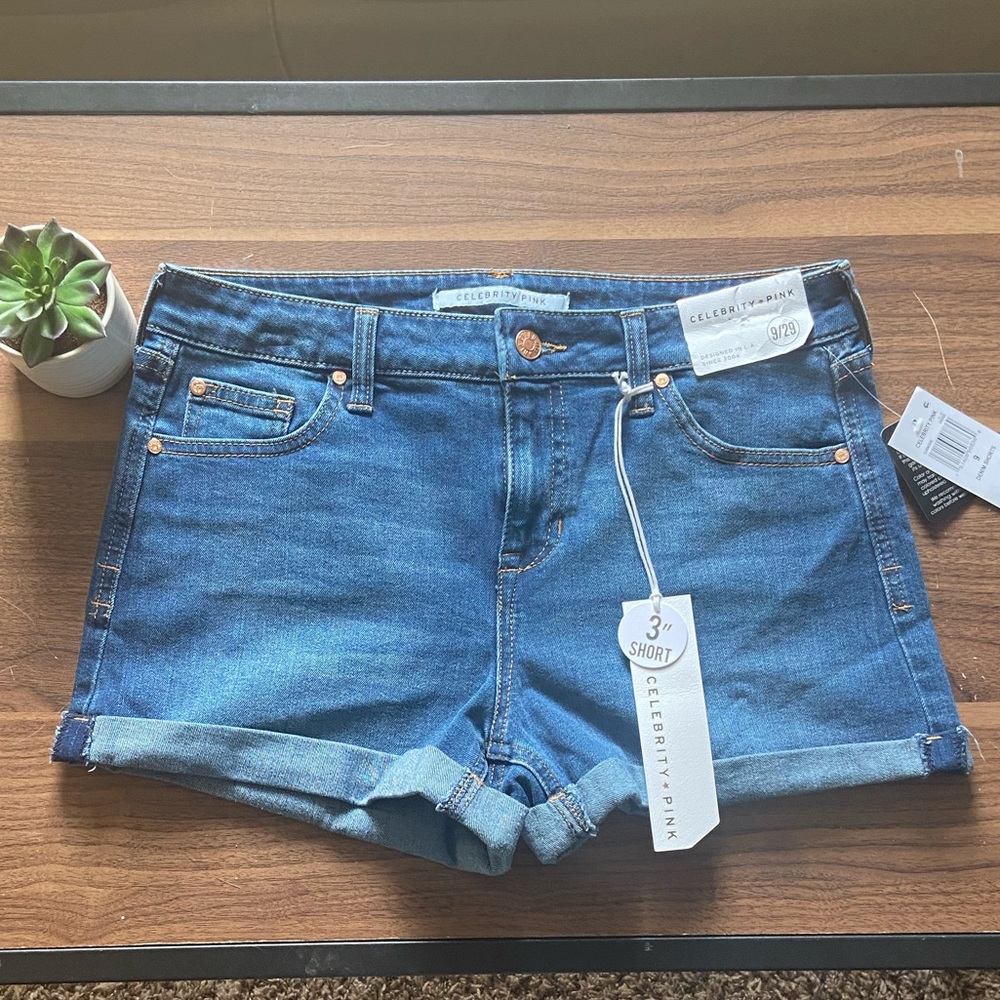 Celebrity Pink denim shorts - Picture 2 of 6